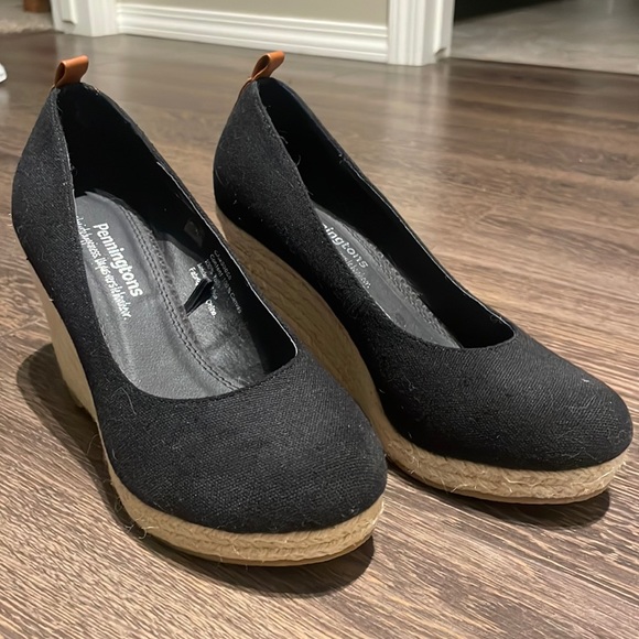 Ladies black wedges - Picture 1 of 7